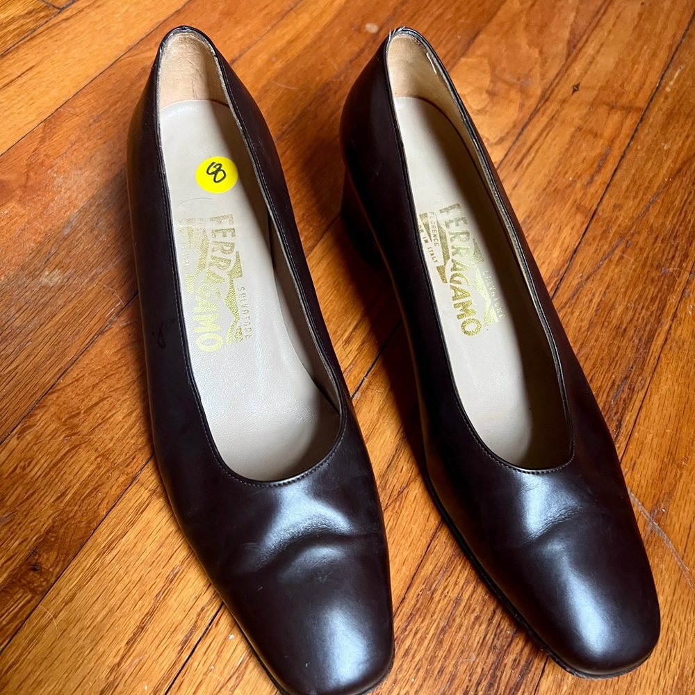 Vintage Salvatore Ferragamo Brown Leather Block Heel Pumps 8